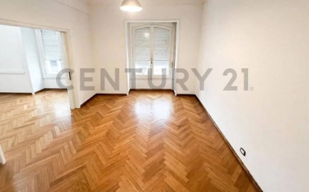 Departamento de 4 dormitorios en San Cristóbal, Capital Federal